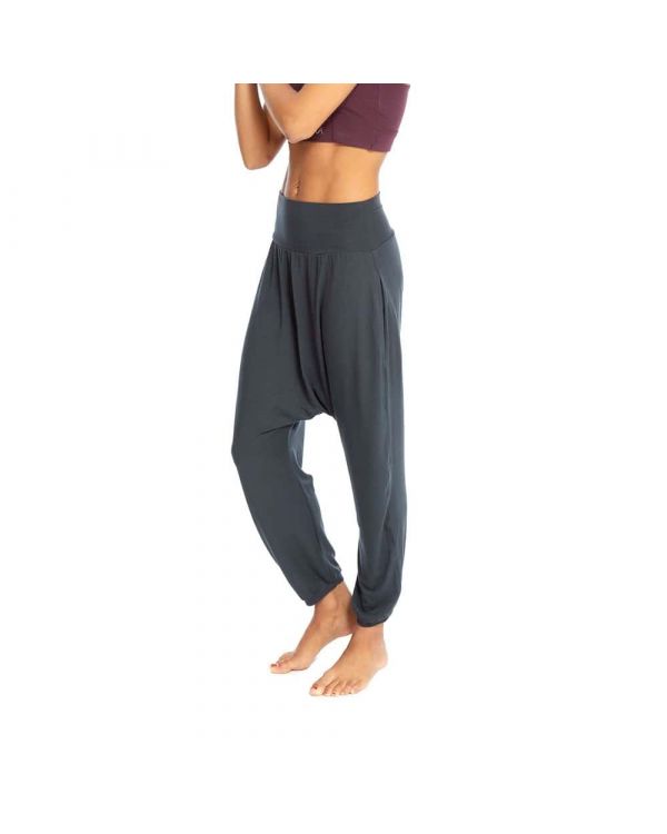 Harem women's pants from natural materials