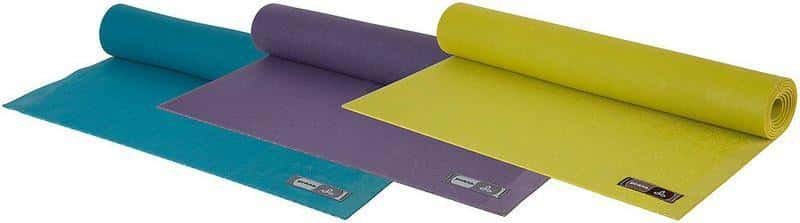 How to clean and maintain a yoga mat?